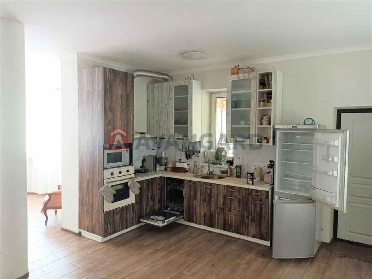 �������, 170 ��.�. ���� 11