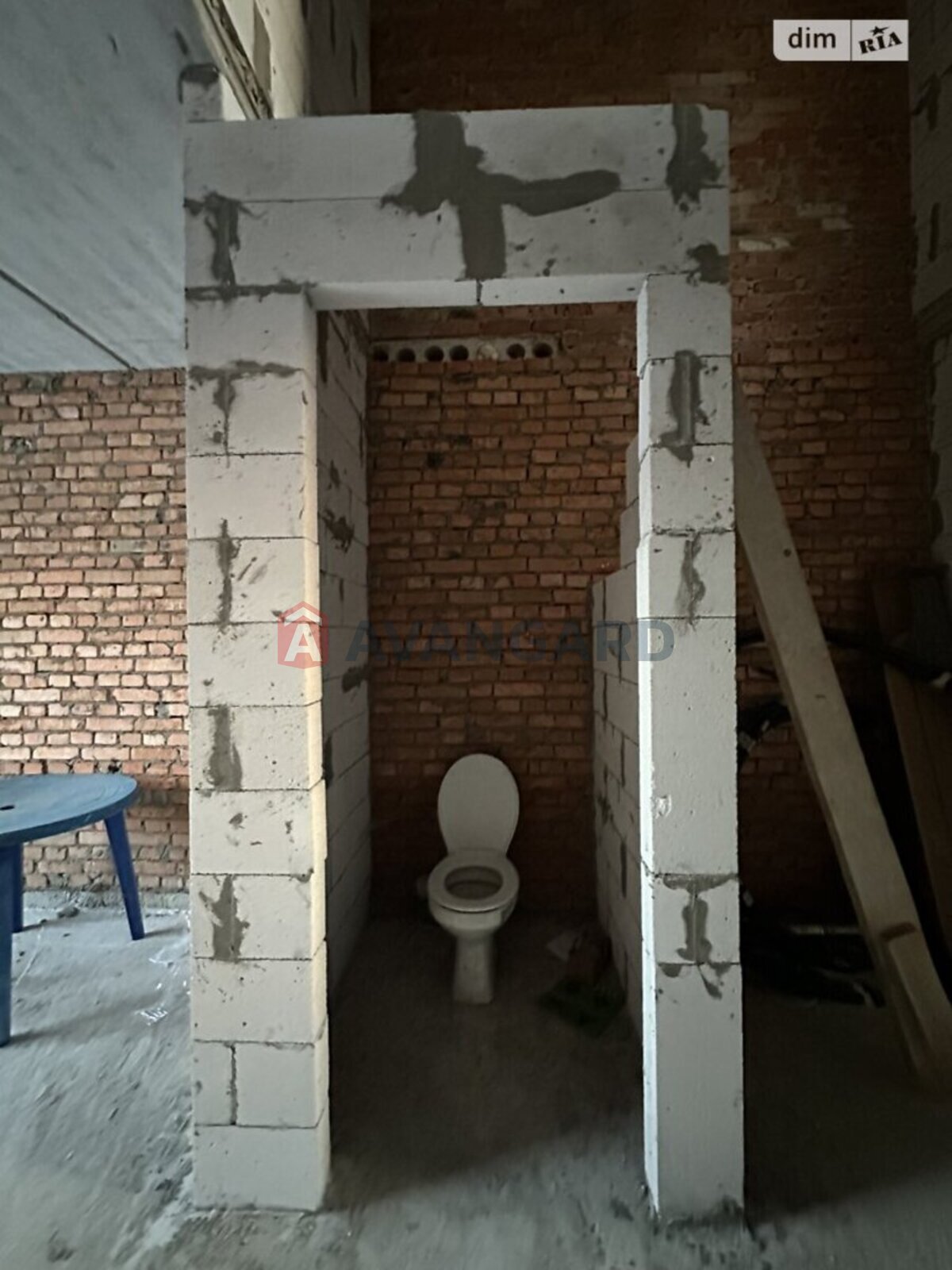 ��������, 75 ��.�. ���� 13