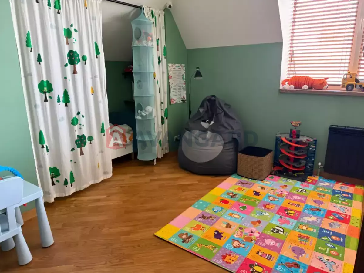 �������, 240 ��.�. ���� 11