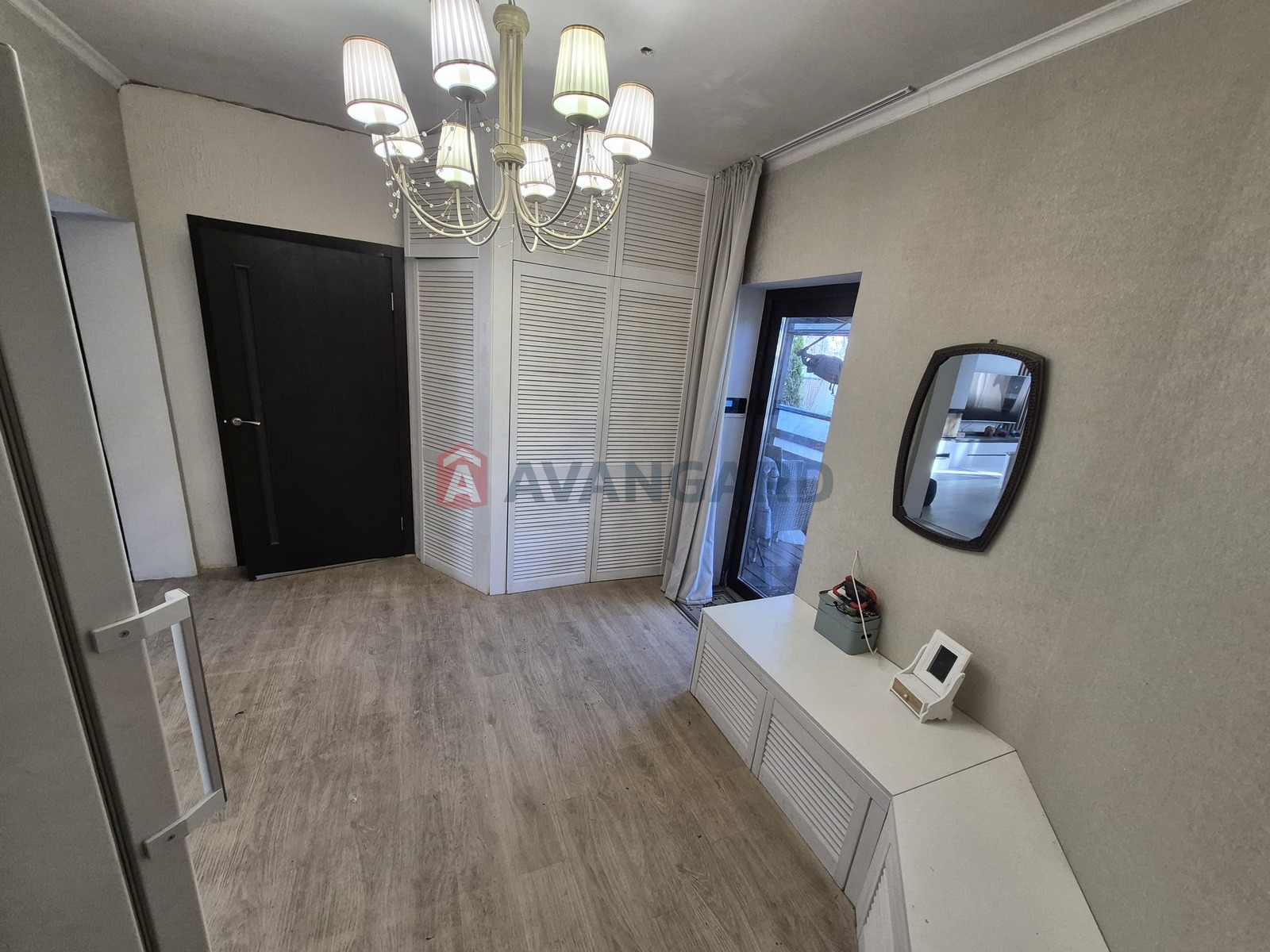 �������, 105 ��.�. ���� 12