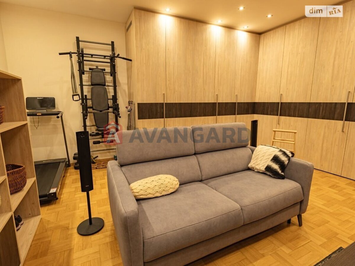 �������, 97 ��.�. ���� 18