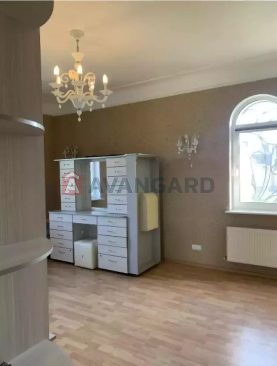 �������, 270 ��.�. ���� 13