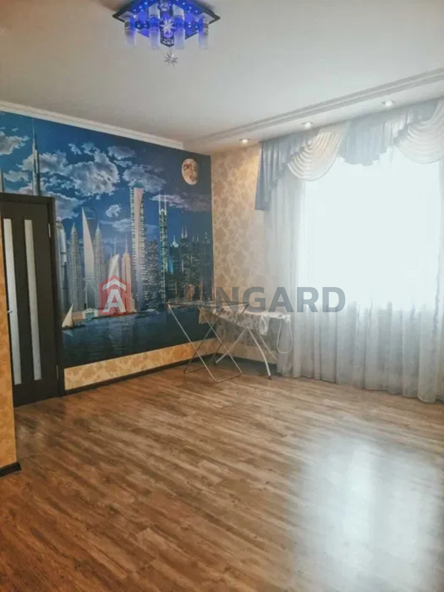 ������� �������, 100 ��.�. ���� 3