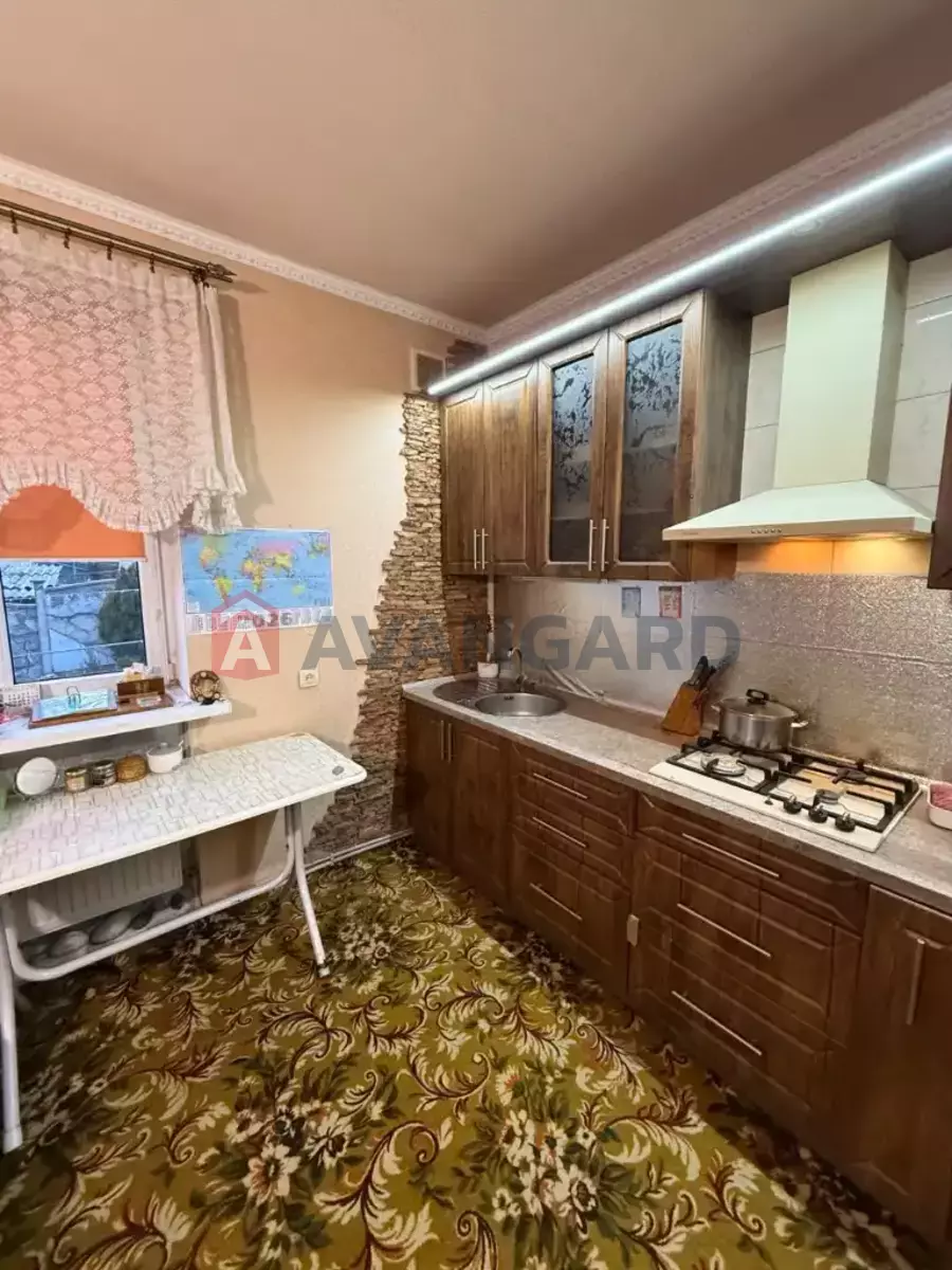 ������� �������, 72 ��.�. ���� 8