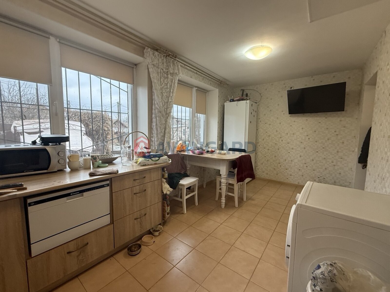 ������� �������, 77 ��.�. ���� 4