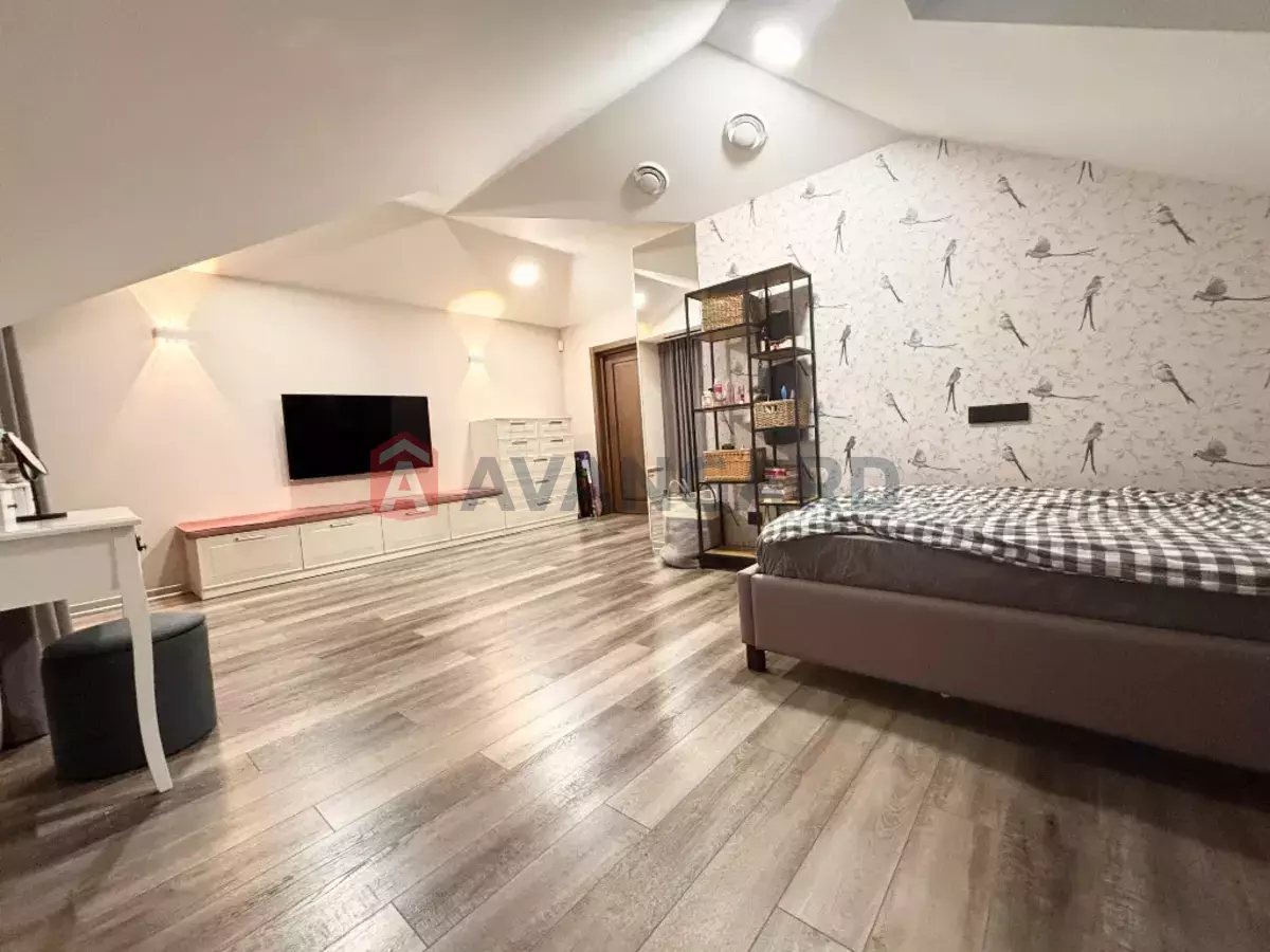 �������, 205 ��.�. ���� 30