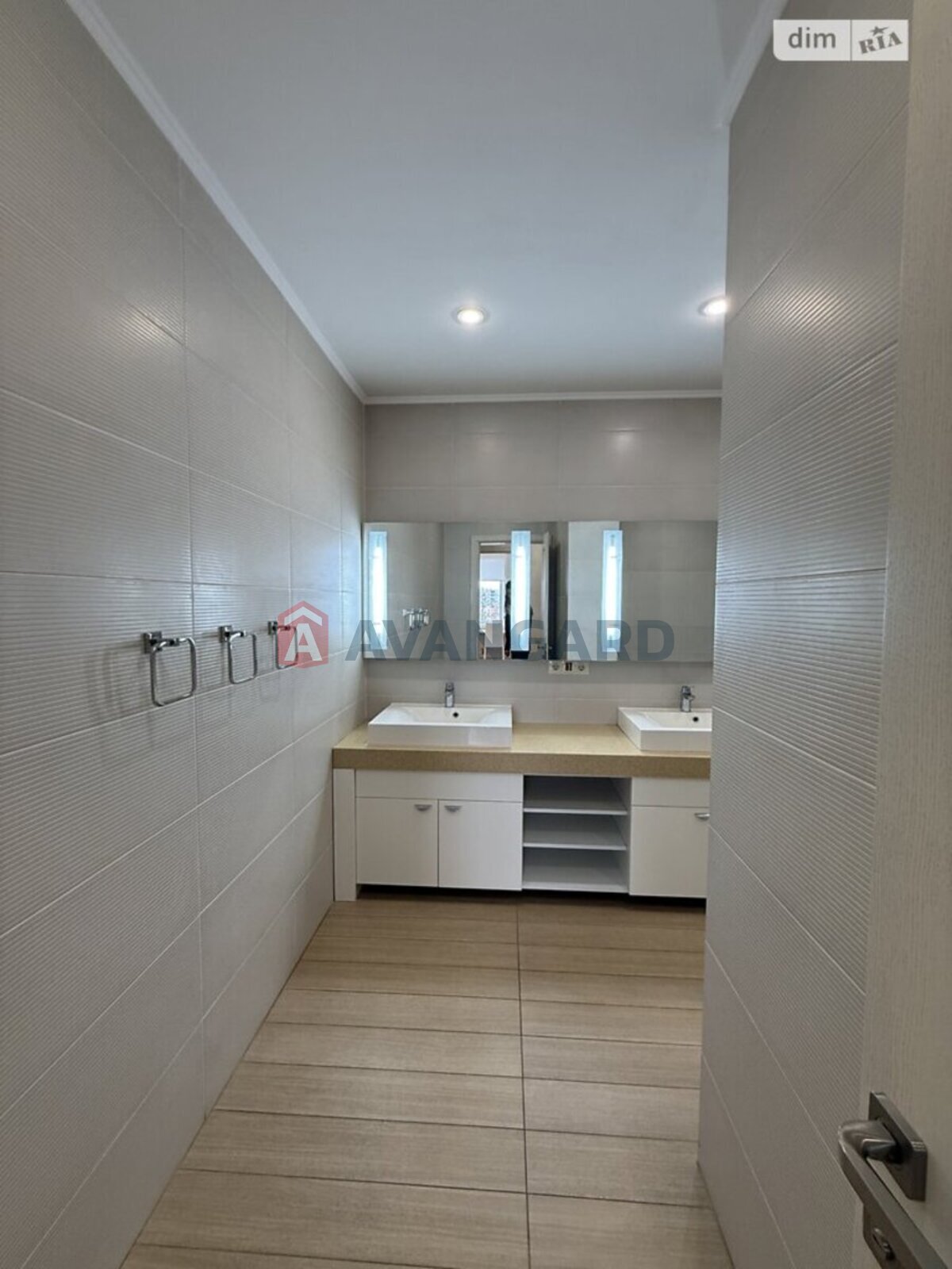 �������, 214 ��.�. ���� 11