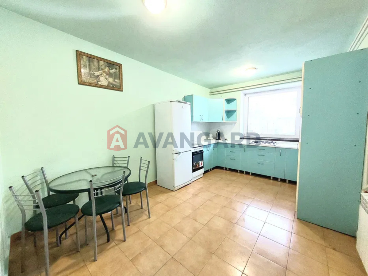 �������, 350 ��.�. ���� 19