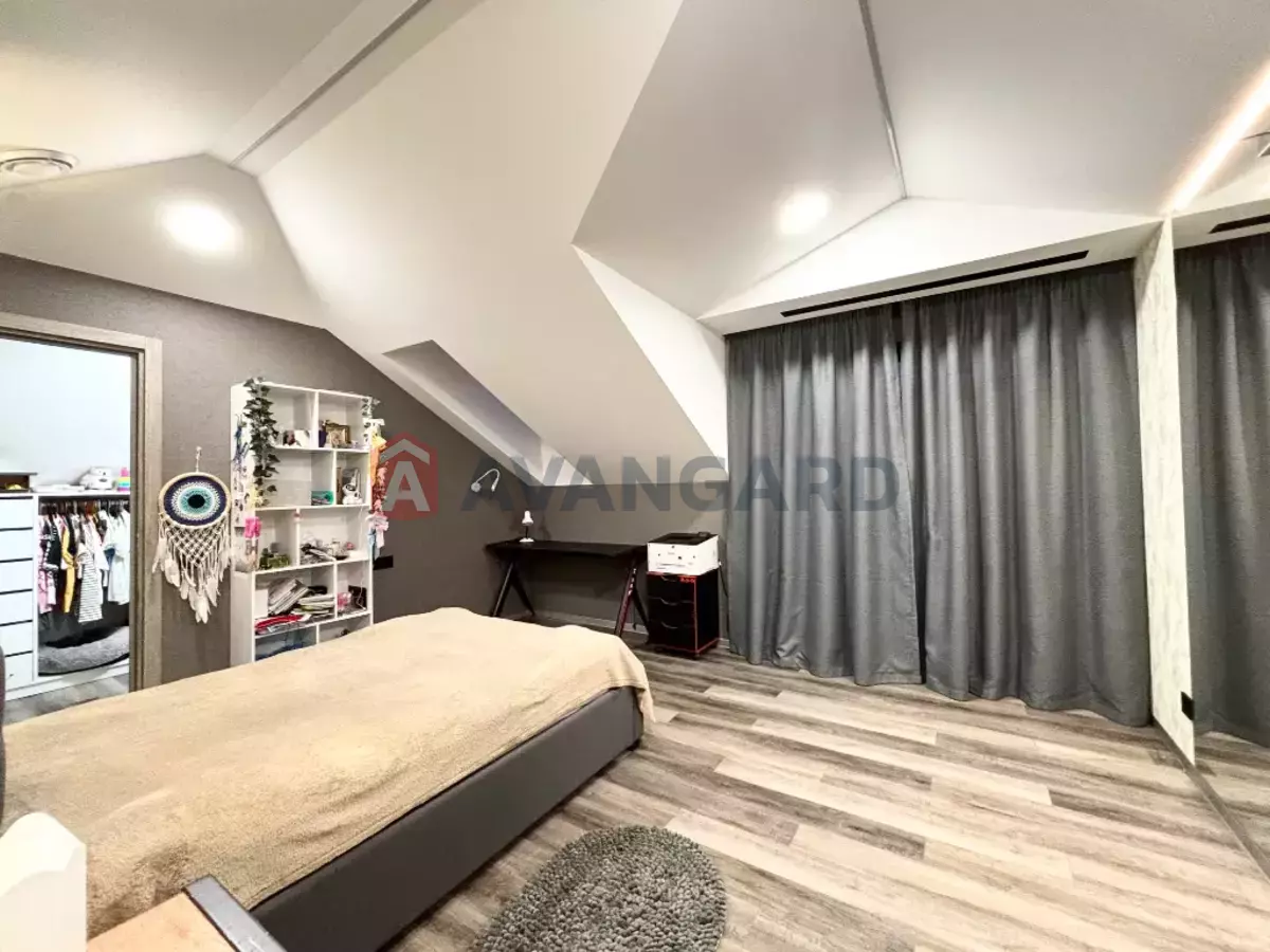 �������, 205 ��.�. ���� 26