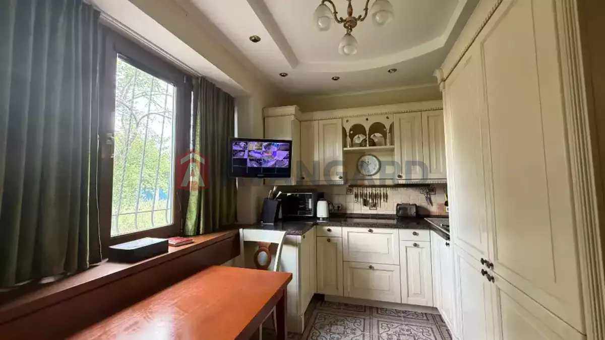 �������, 160 ��.�. ���� 10