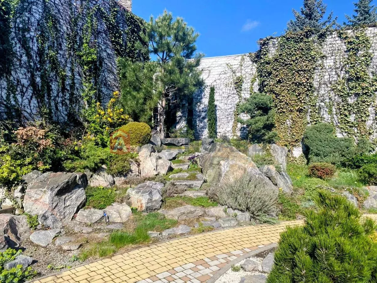 �������, 230 ��.�. ���� 9