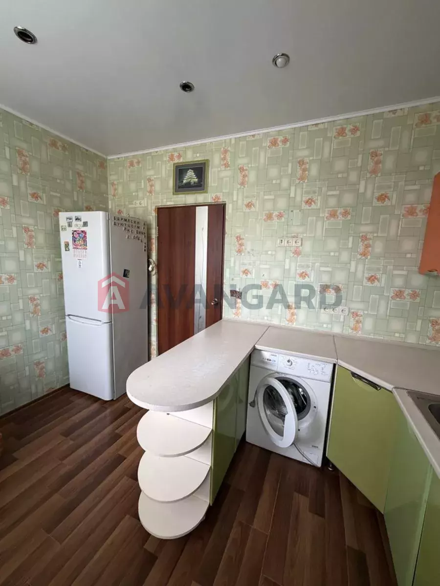 ������� �������, 59 ��.�. ���� 10