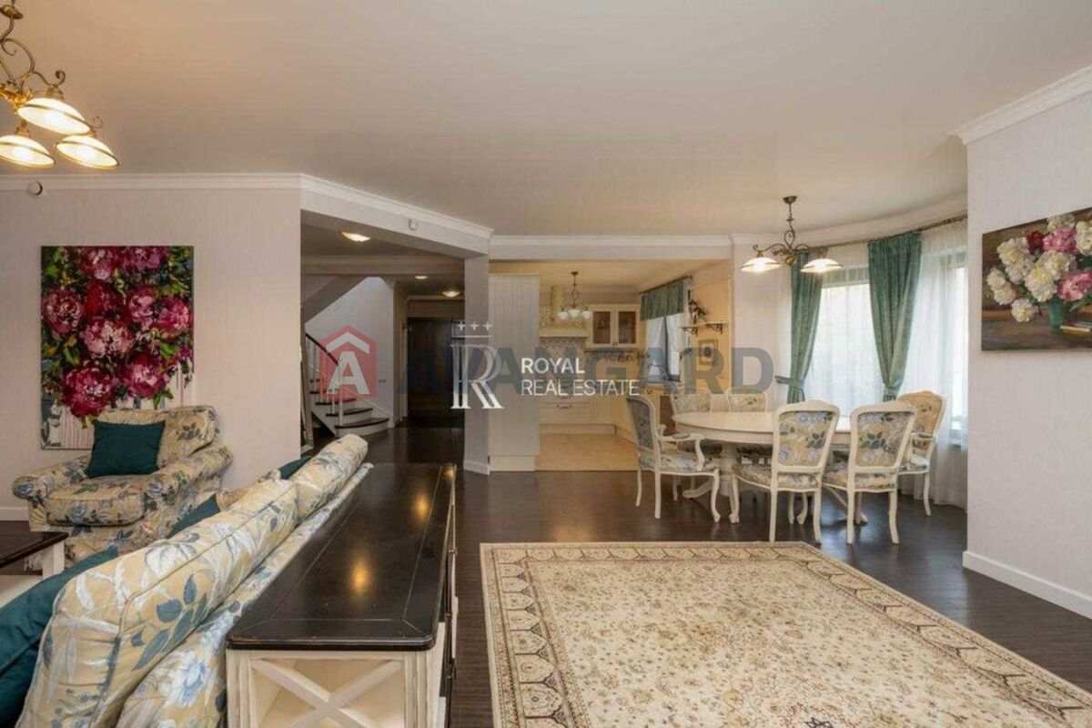 �������, 250 ��.�. ���� 4