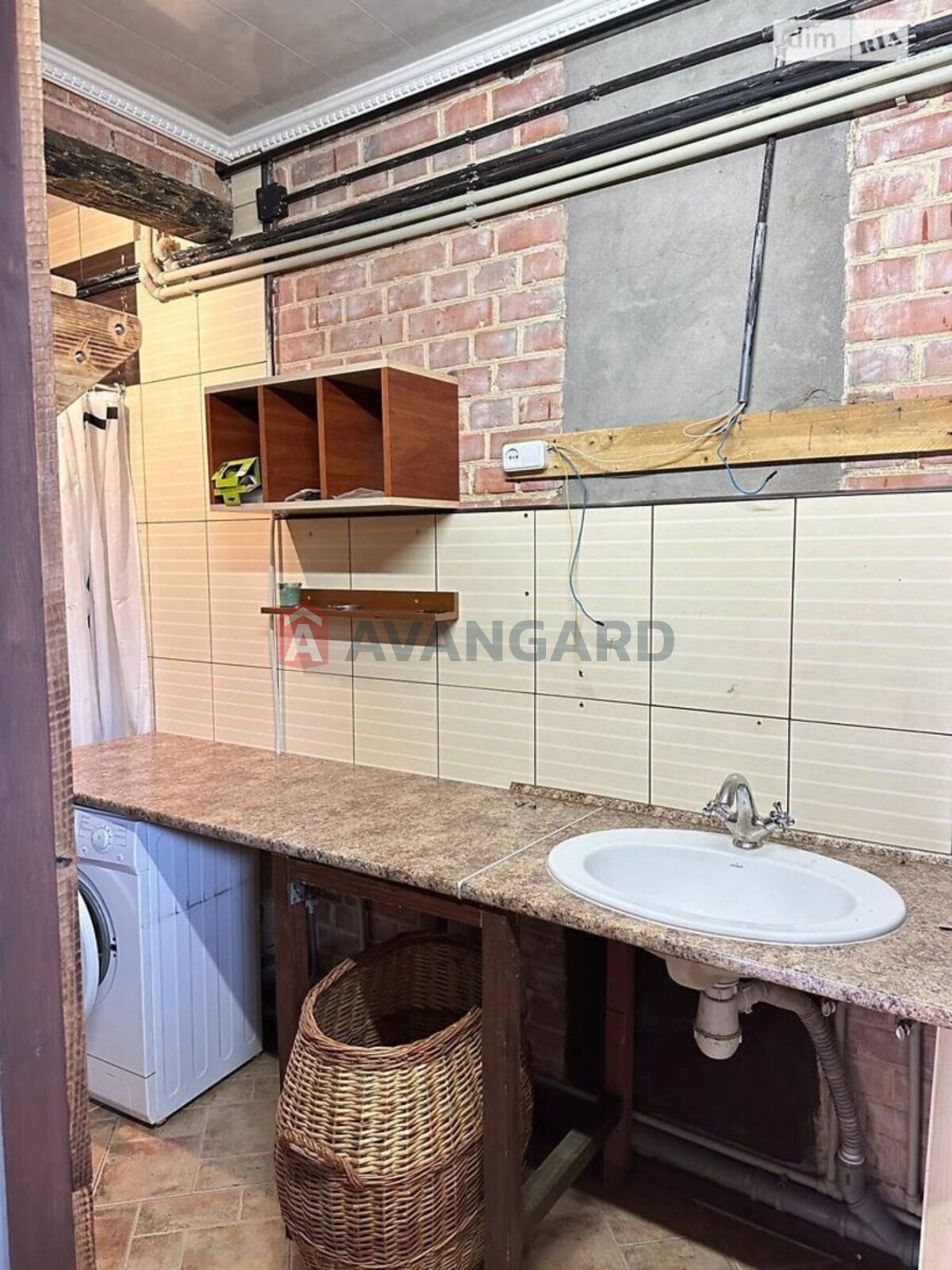 ������� �������, 65 ��.�. ���� 21