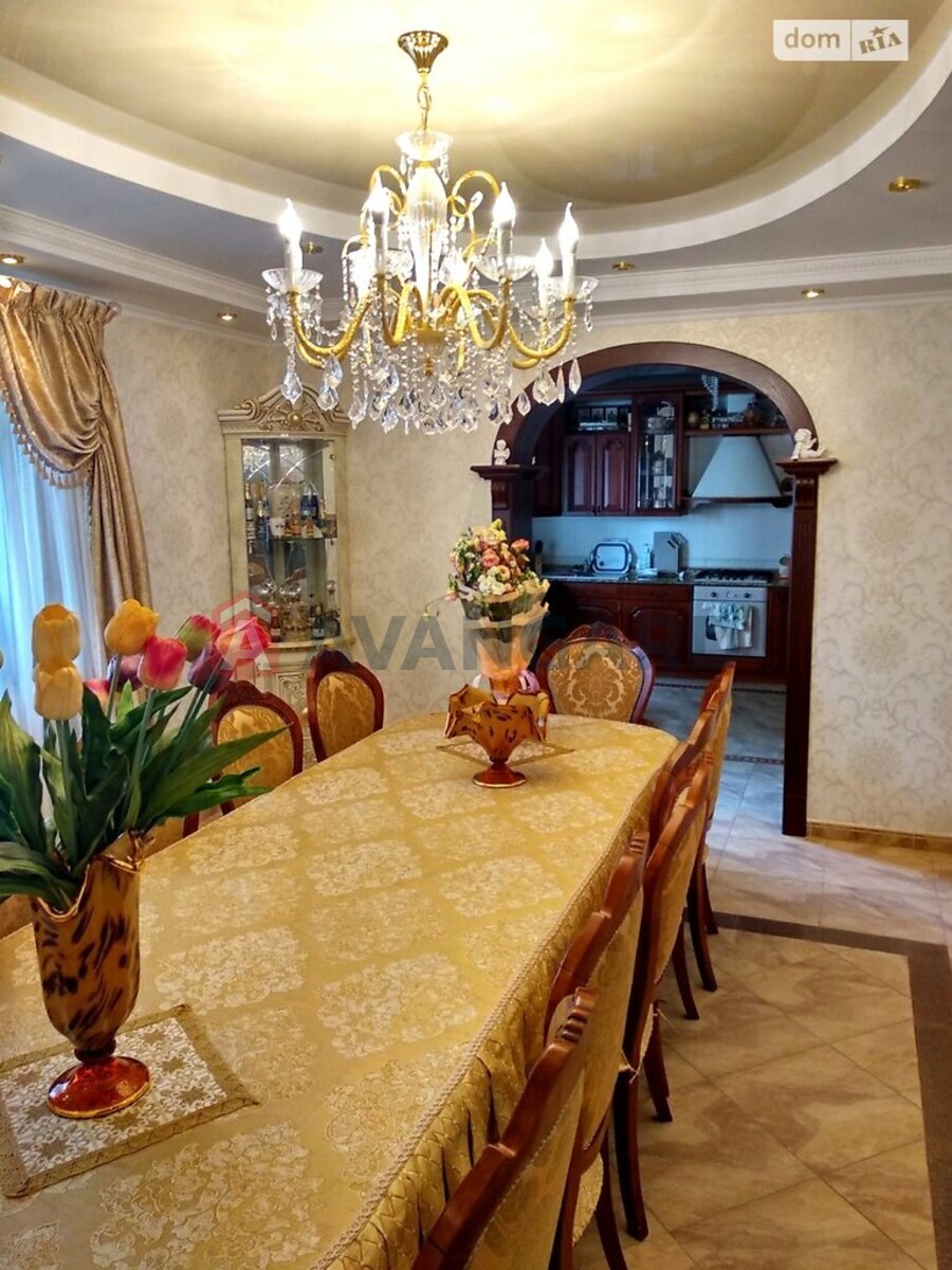 �������, 586 ��.�. ���� 12