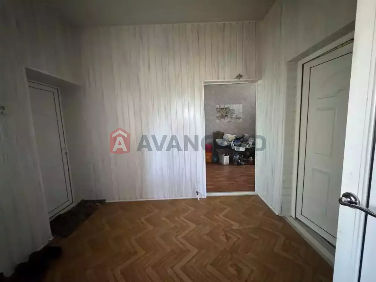 �������, 210 ��.�. ���� 18