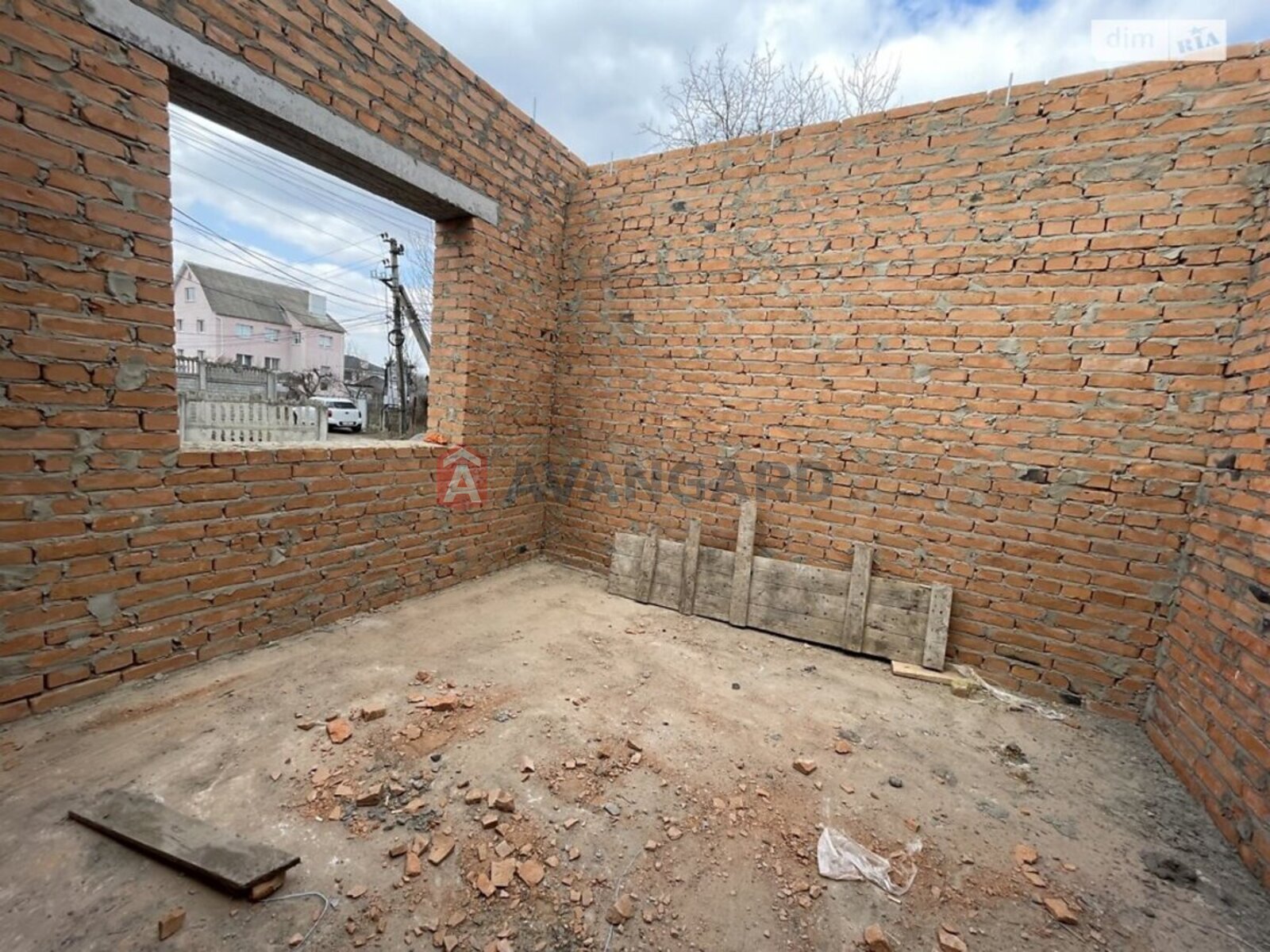 �������, 100 ��.�. ���� 6