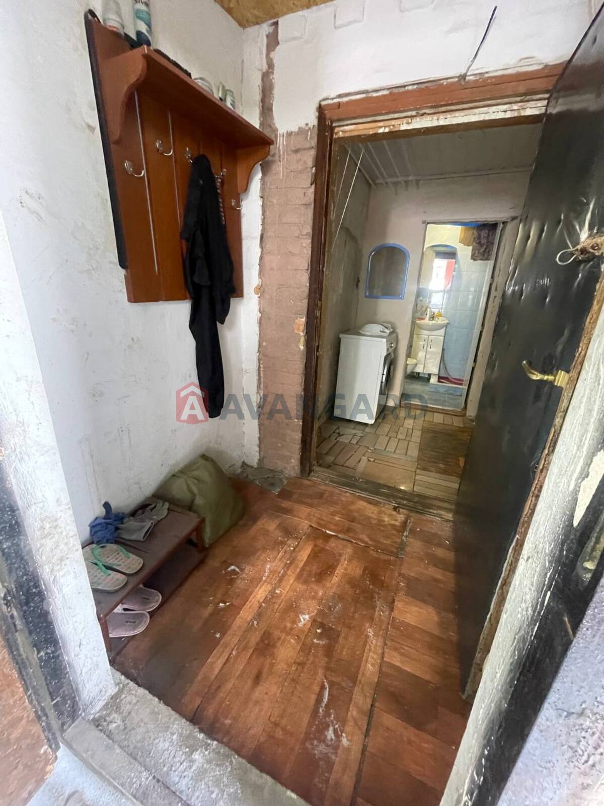 ����� ����, 32 ��.�. ���� 8