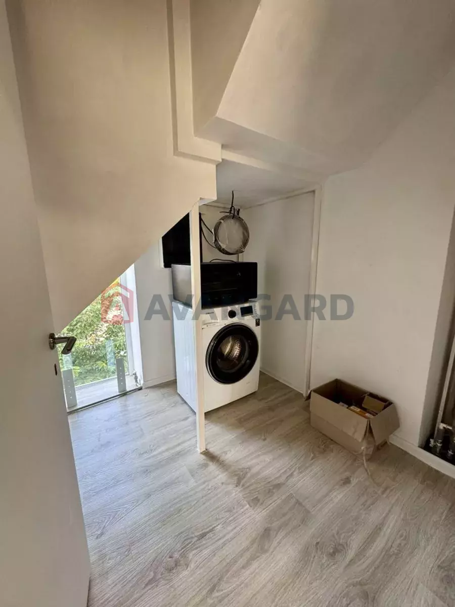 �������, 167 ��.�. ���� 8