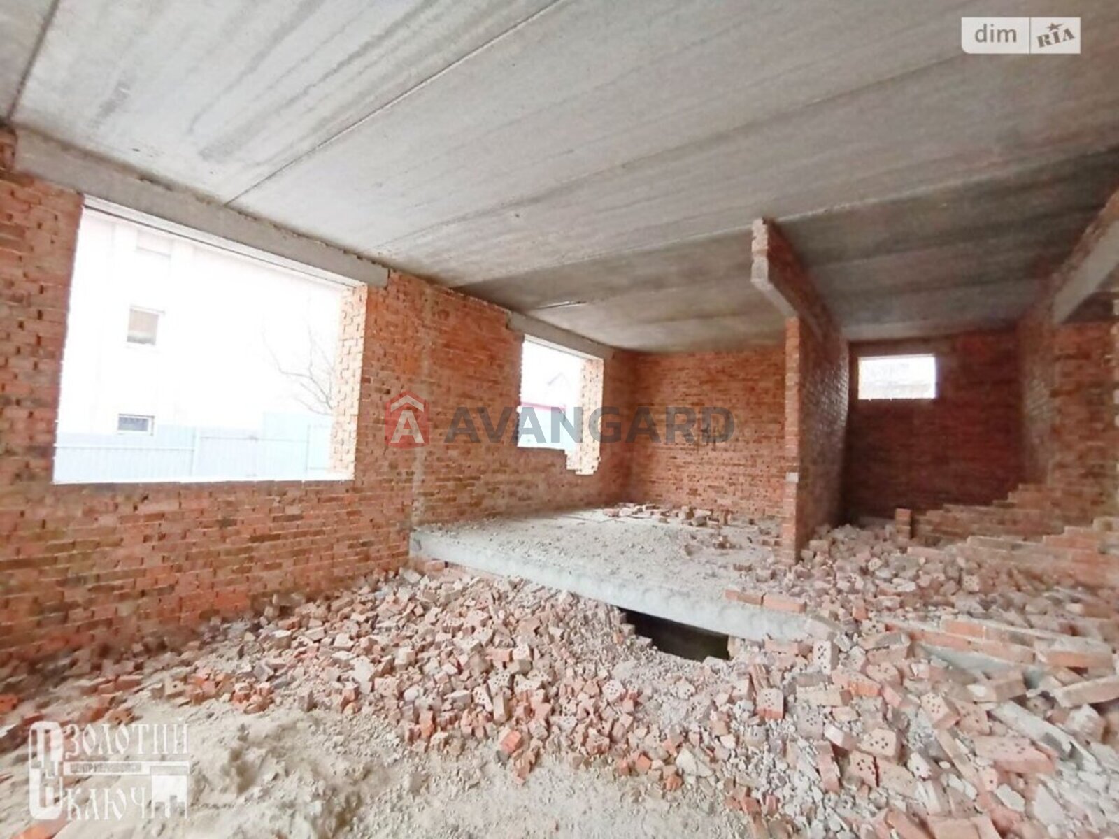 �������, 240 ��.�. ���� 14