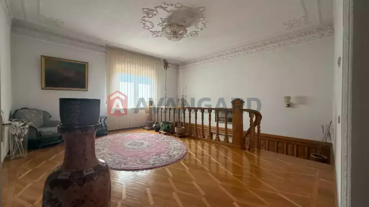 �������, 300 ��.�. ���� 23