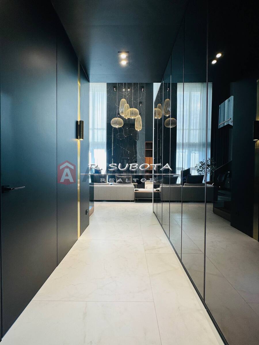 �������, 300 ��.�. ���� 14