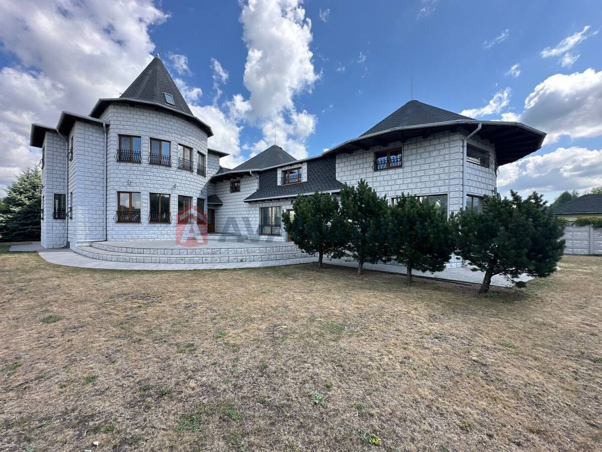 �������, 740 ��.�. ���� 4