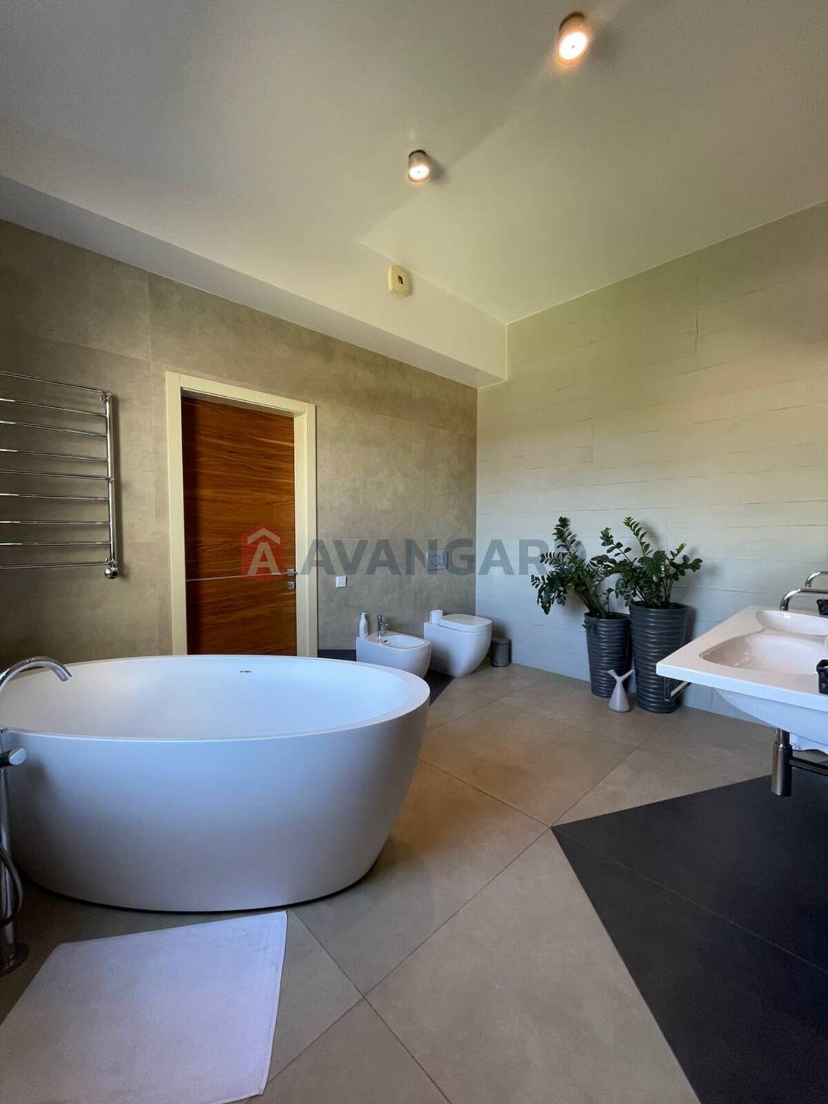 �������, 465 ��.�. ���� 16