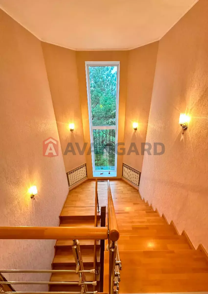 �������, 176 ��.�. ���� 27