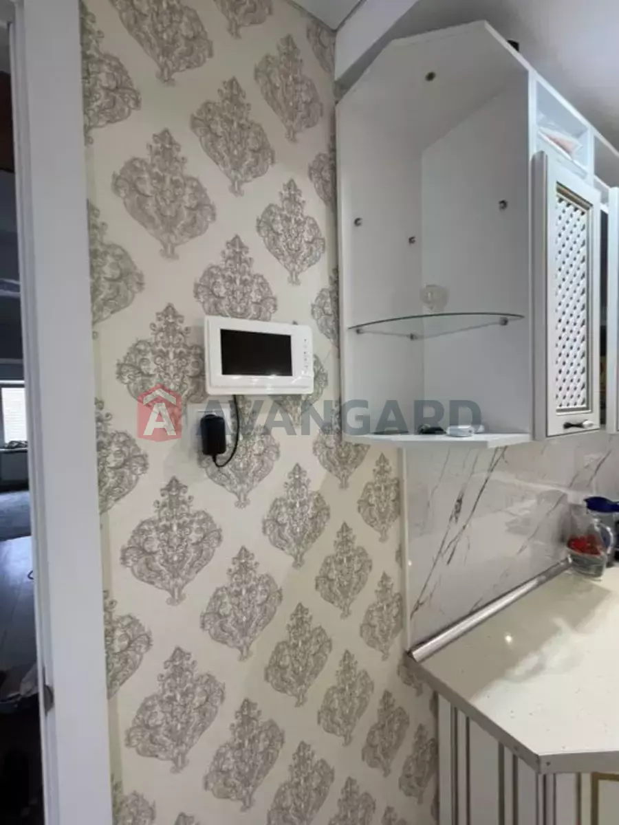 ���, 100 ��.�. ���� 20