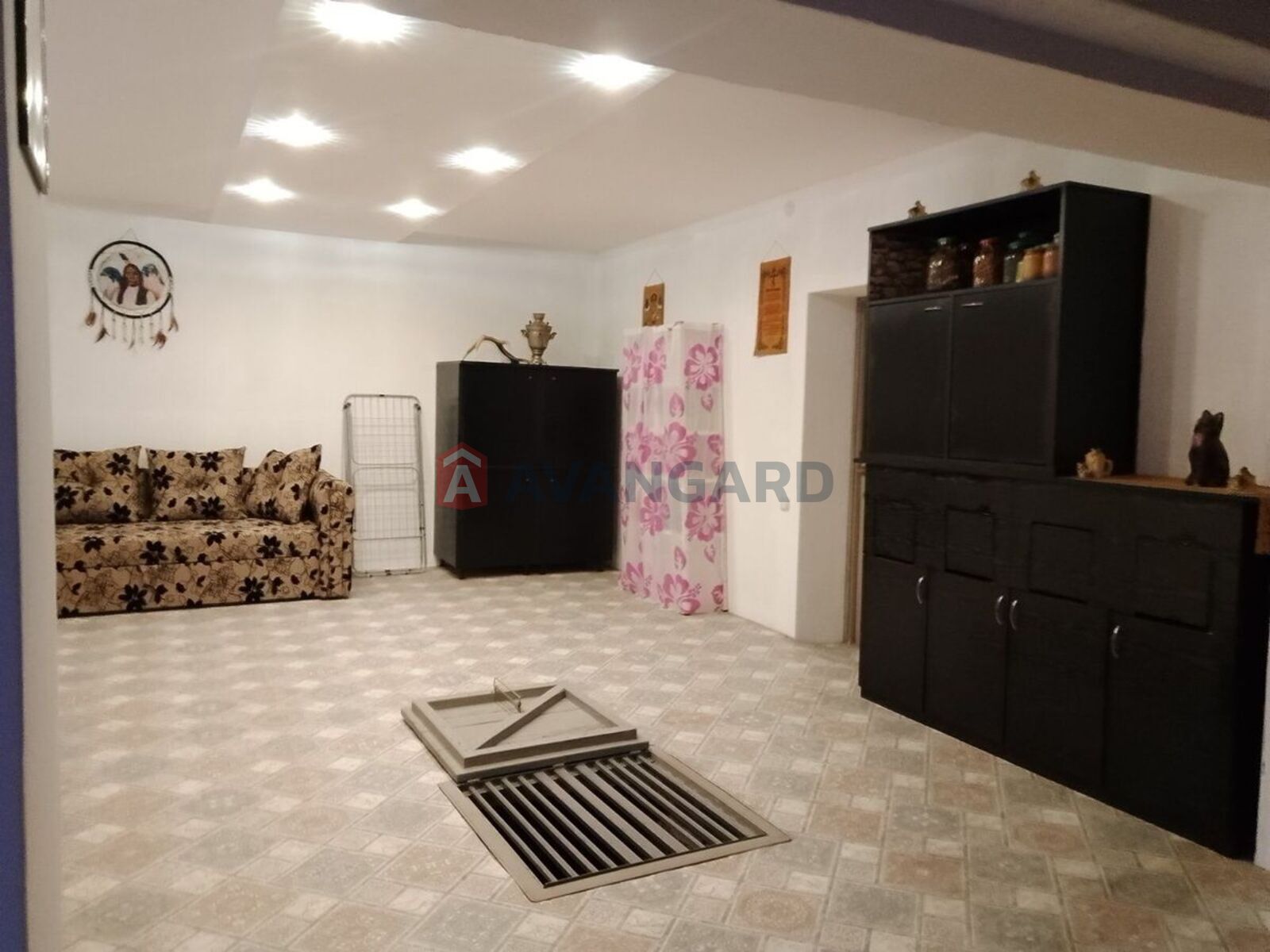 �������, 270 ��.�. ���� 8