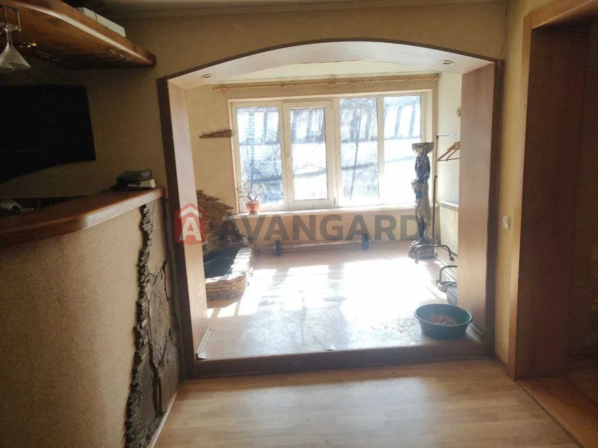 �������, 120 ��.�. ���� 8