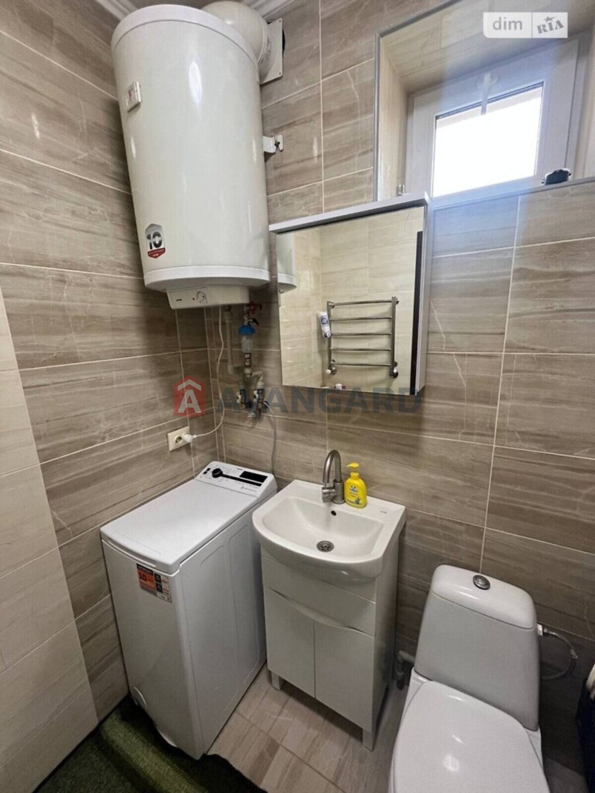 �������, 143 ��.�. ���� 17