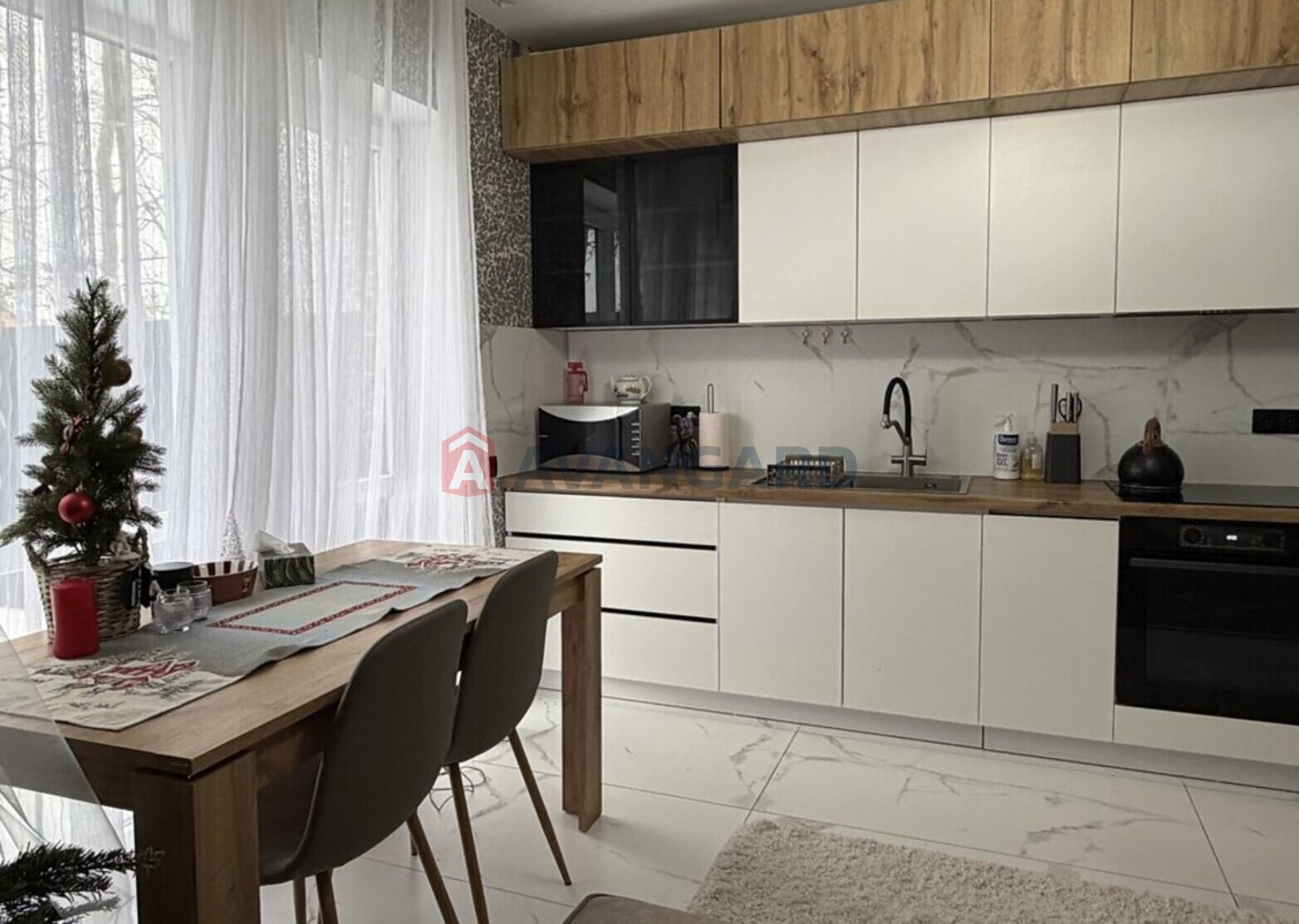 ��������, 76 ��.�. ���� 12