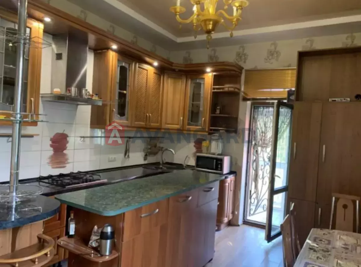 �������, 270 ��.�. ���� 27