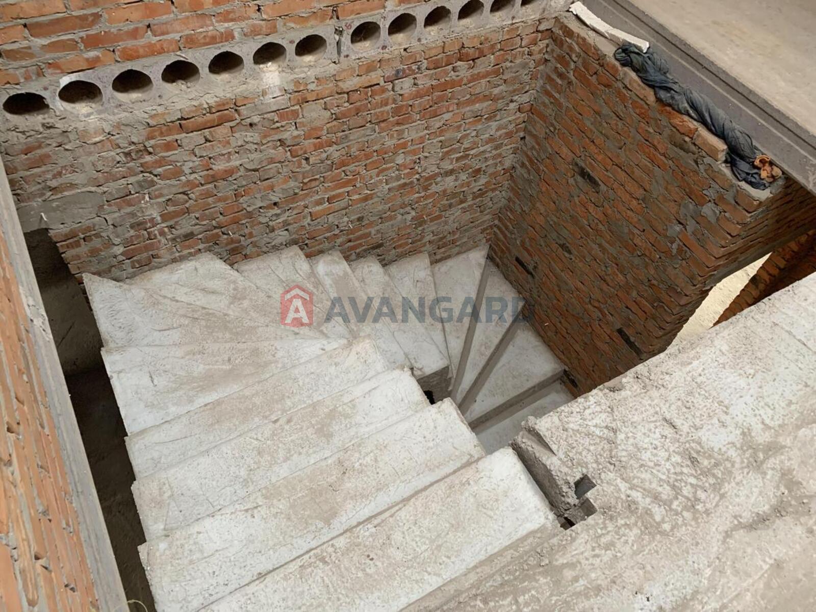 �������, 389 ��.�. ���� 13