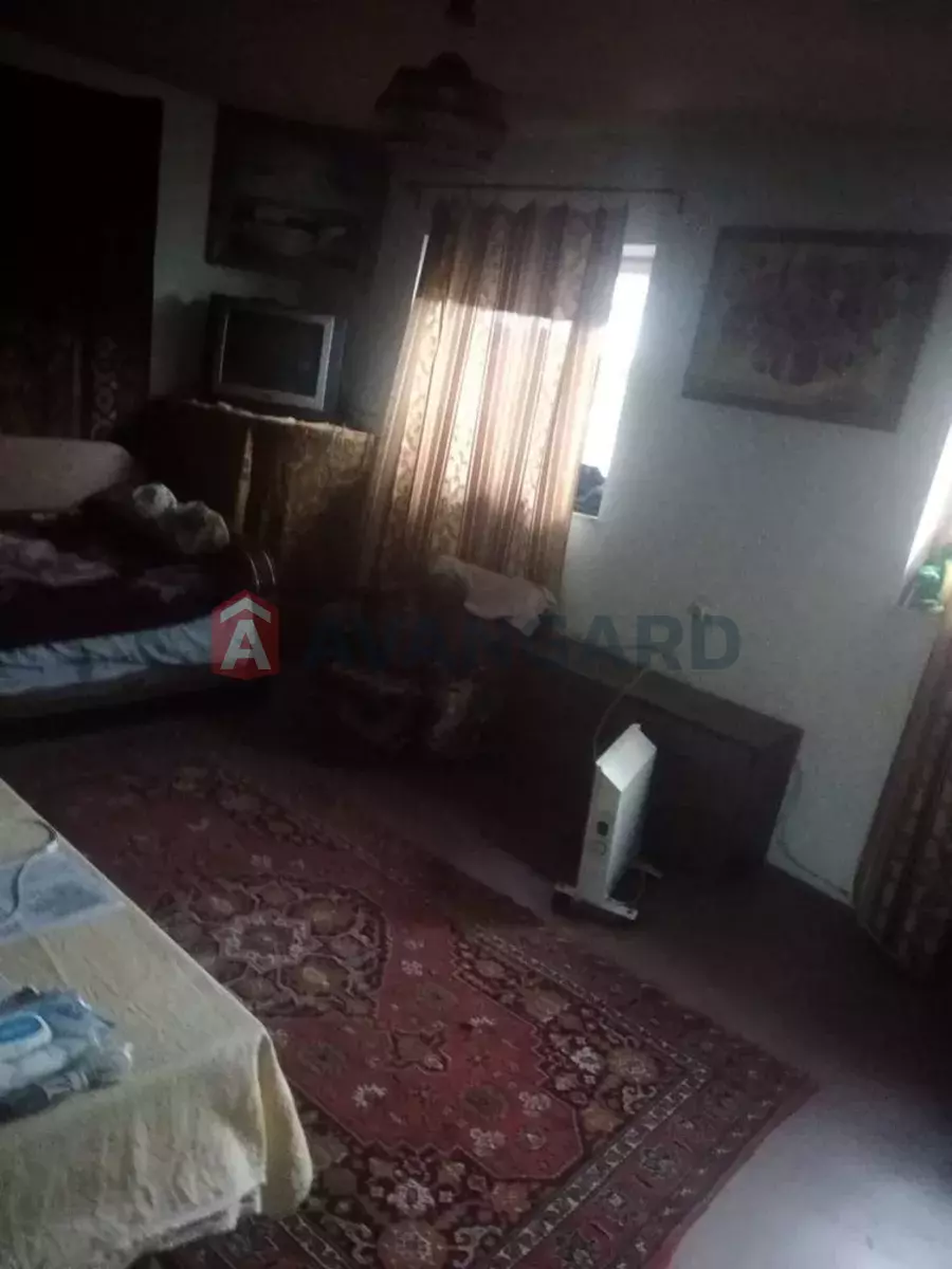 �������, 180 ��.�. ���� 7