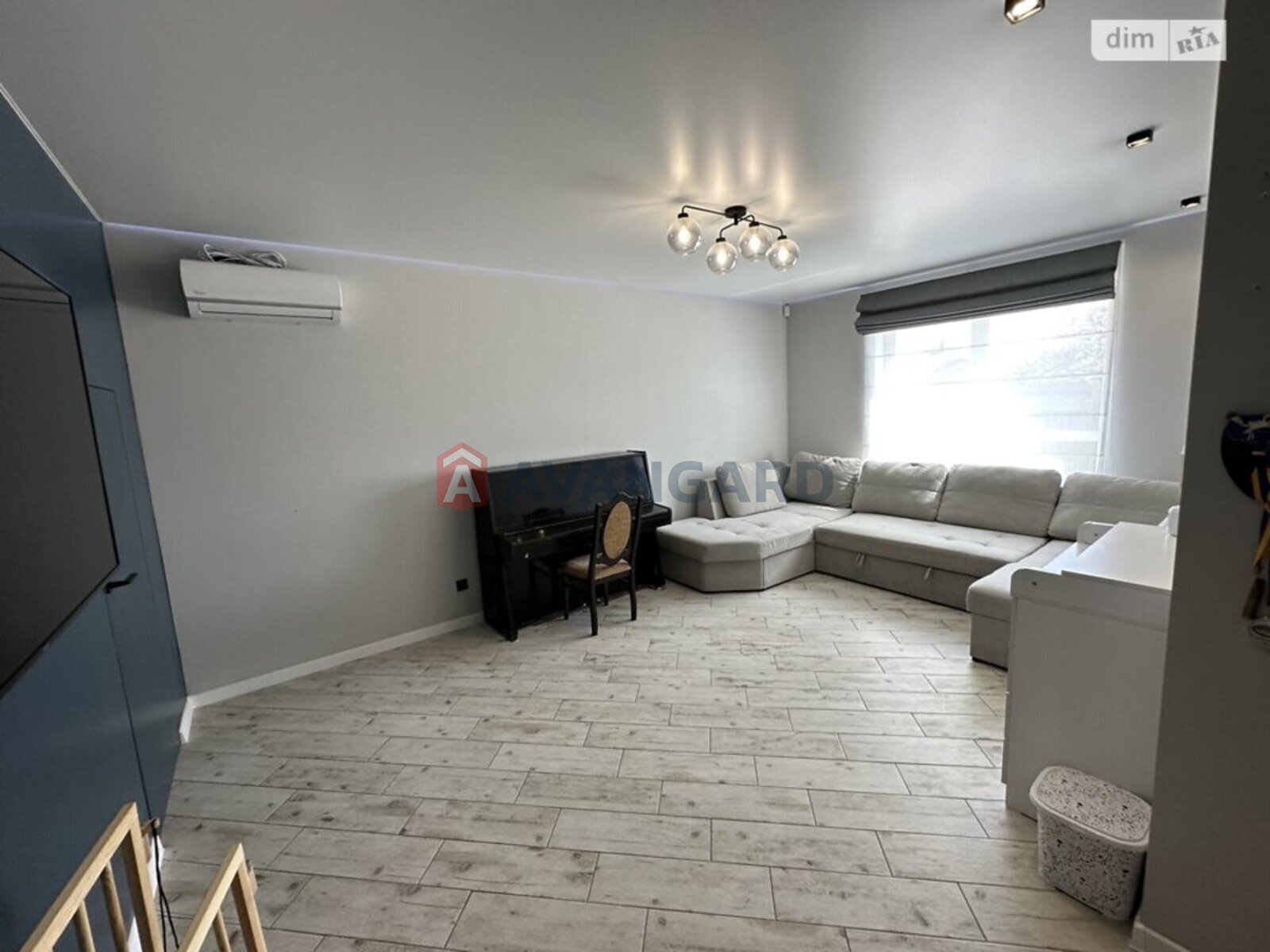 �������, 100 ��.�. ���� 4