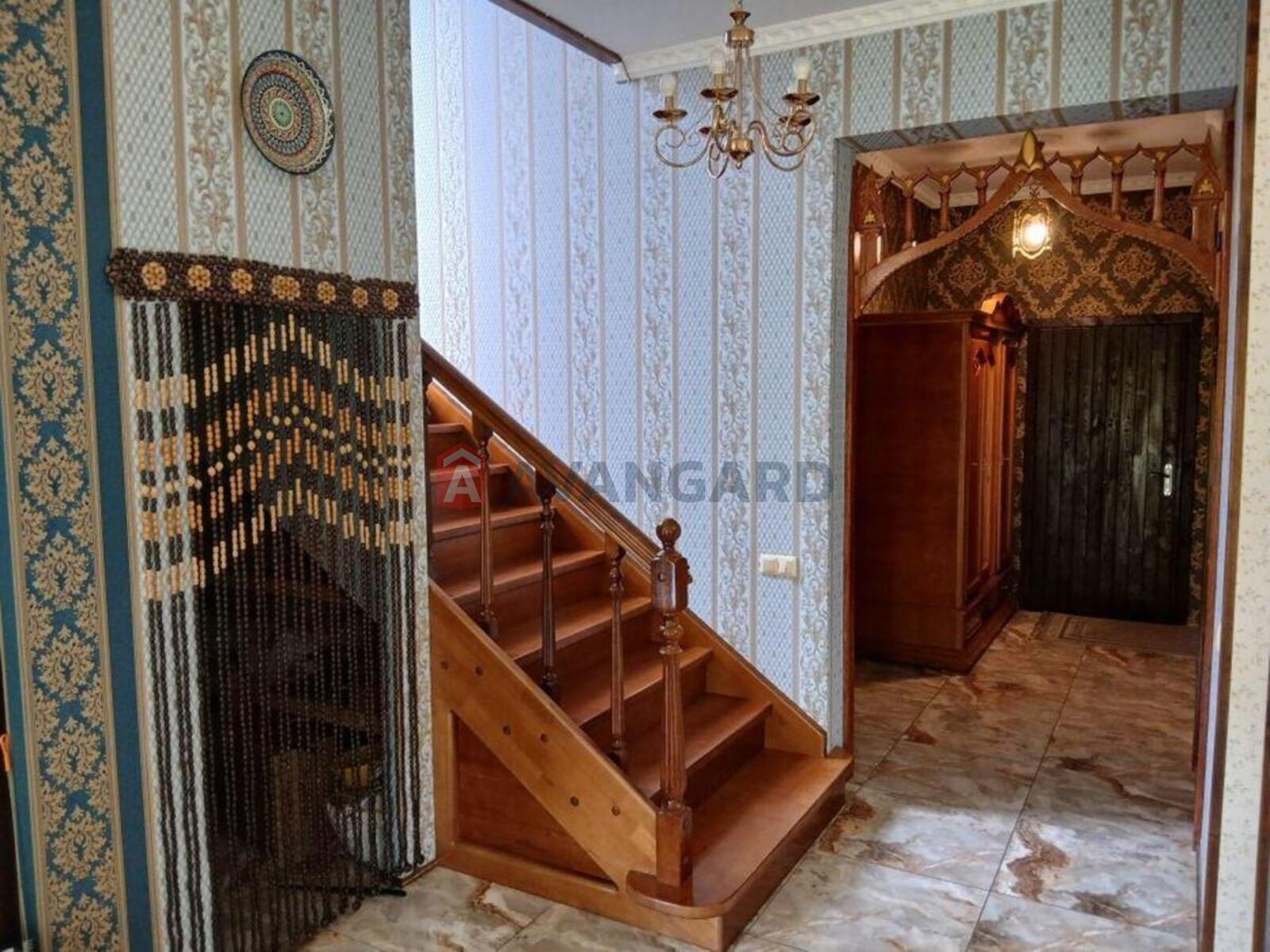 �������, 156 ��.�. ���� 4