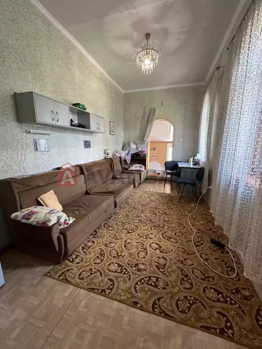 �������, 400 ��.�. ���� 19