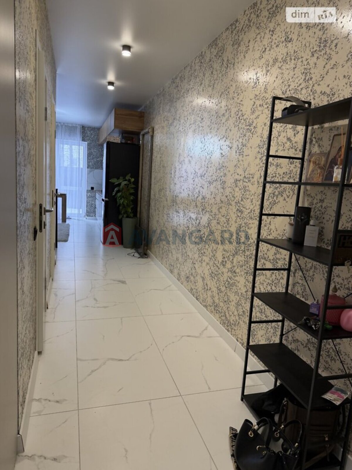 ��������, 76 ��.�. ���� 10