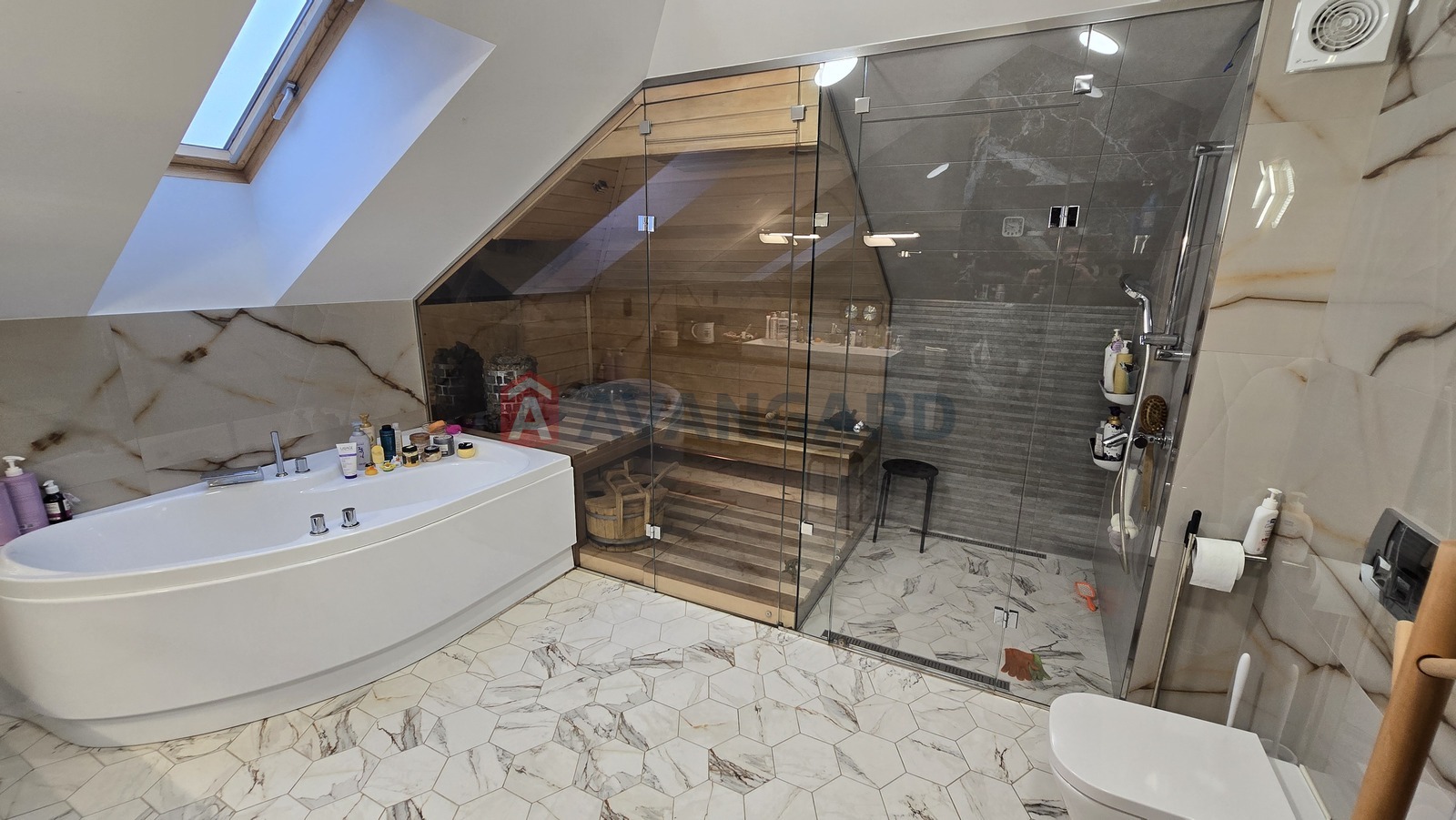 ���, 205 ��.�. ���� 18