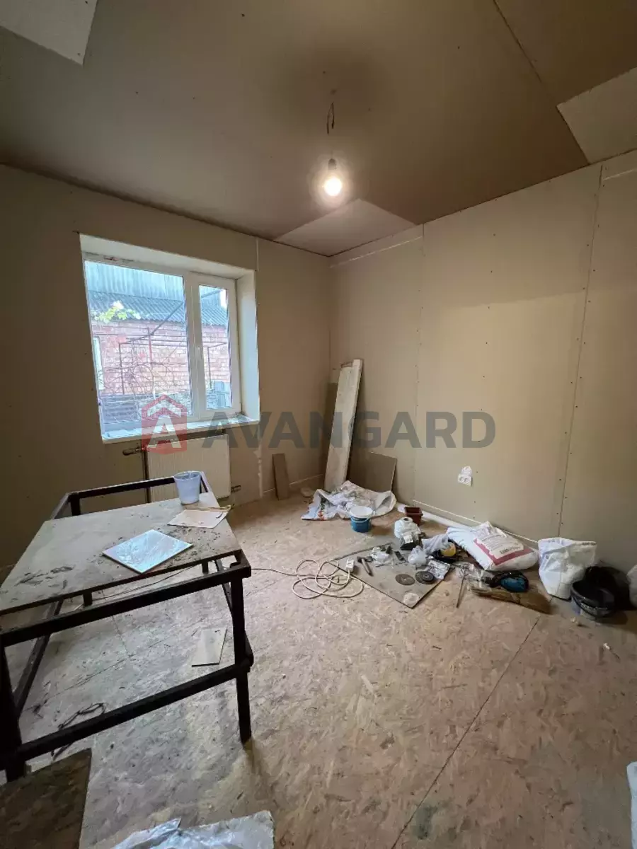 �������, 103 ��.�. ���� 12