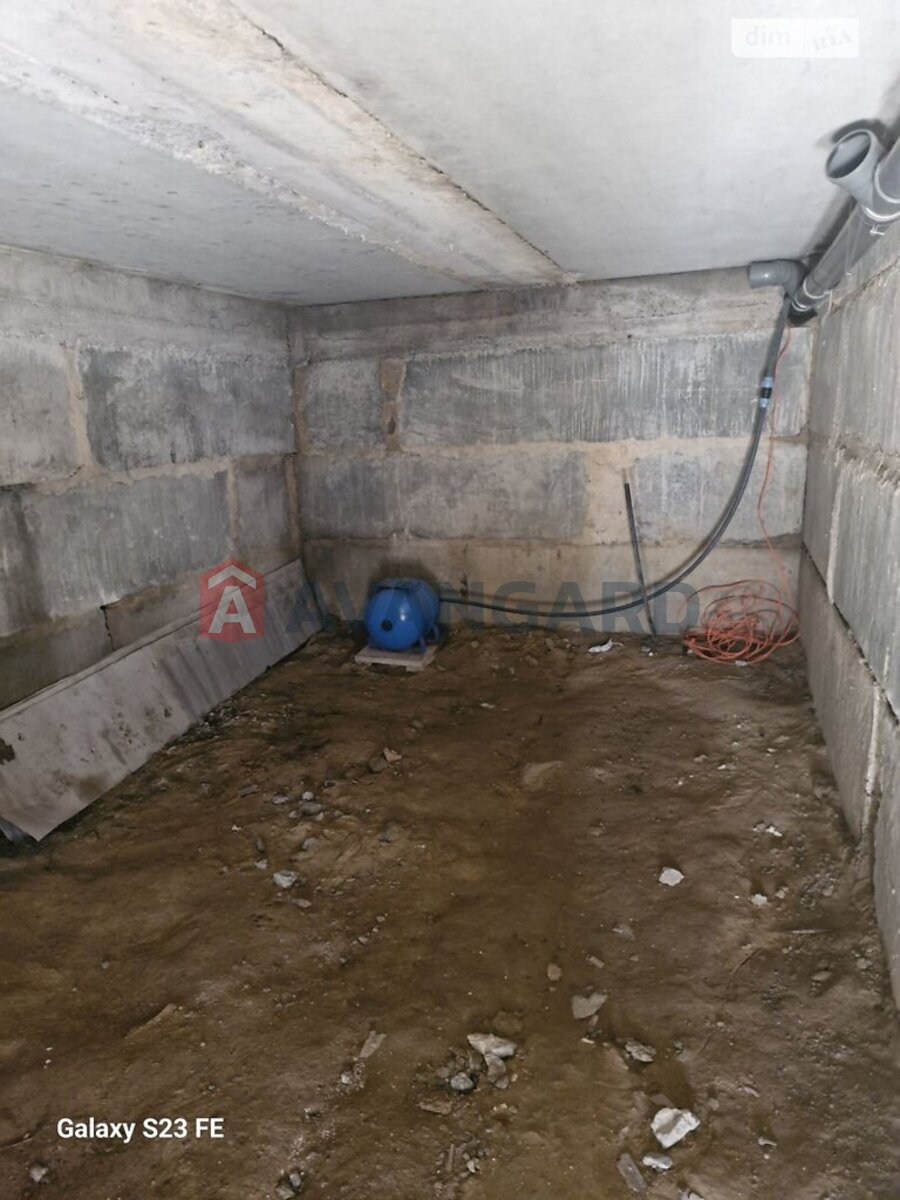 �������, 230 ��.�. ���� 6