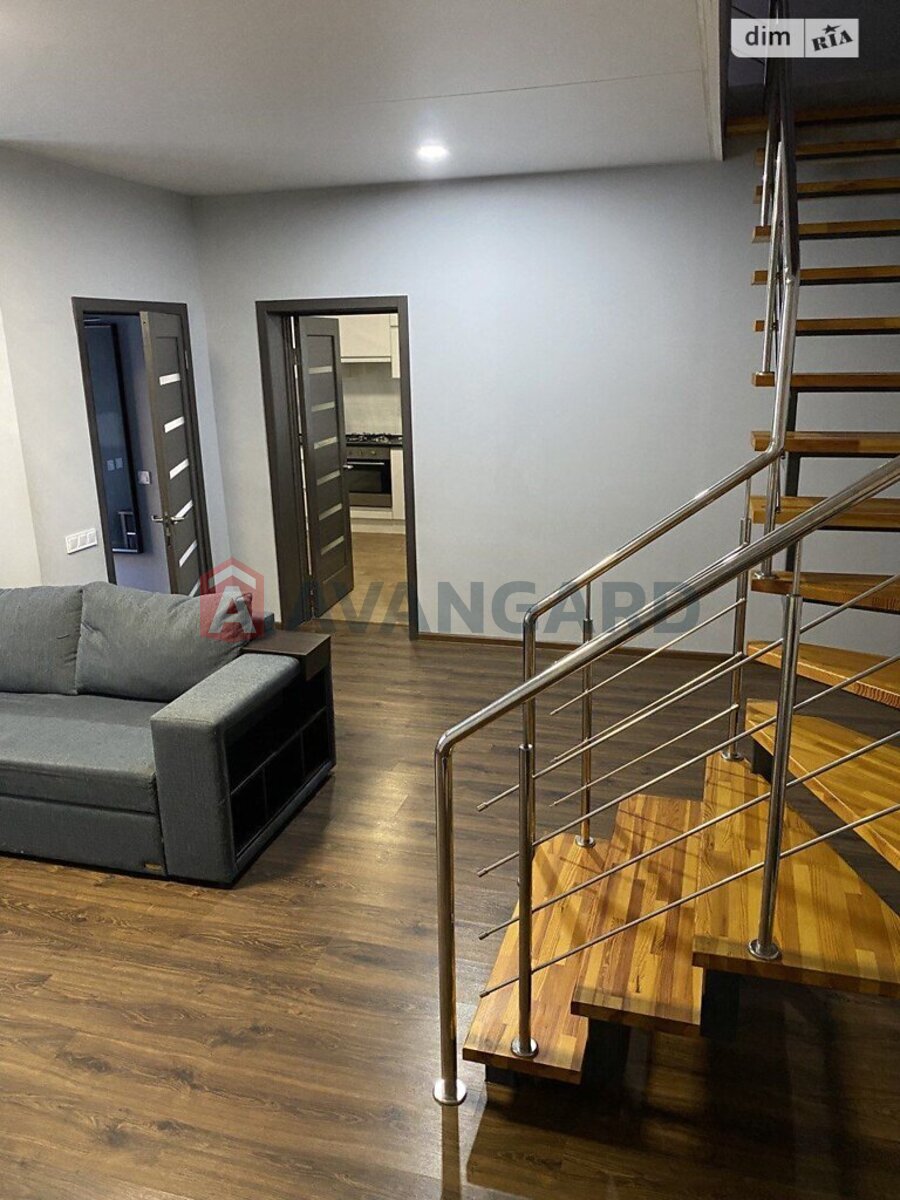 �������, 105 ��.�. ���� 3