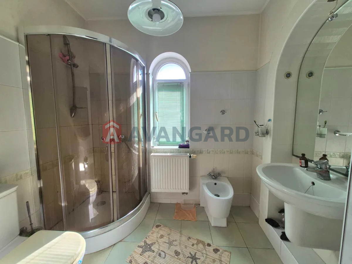 �������, 176 ��.�. ���� 17