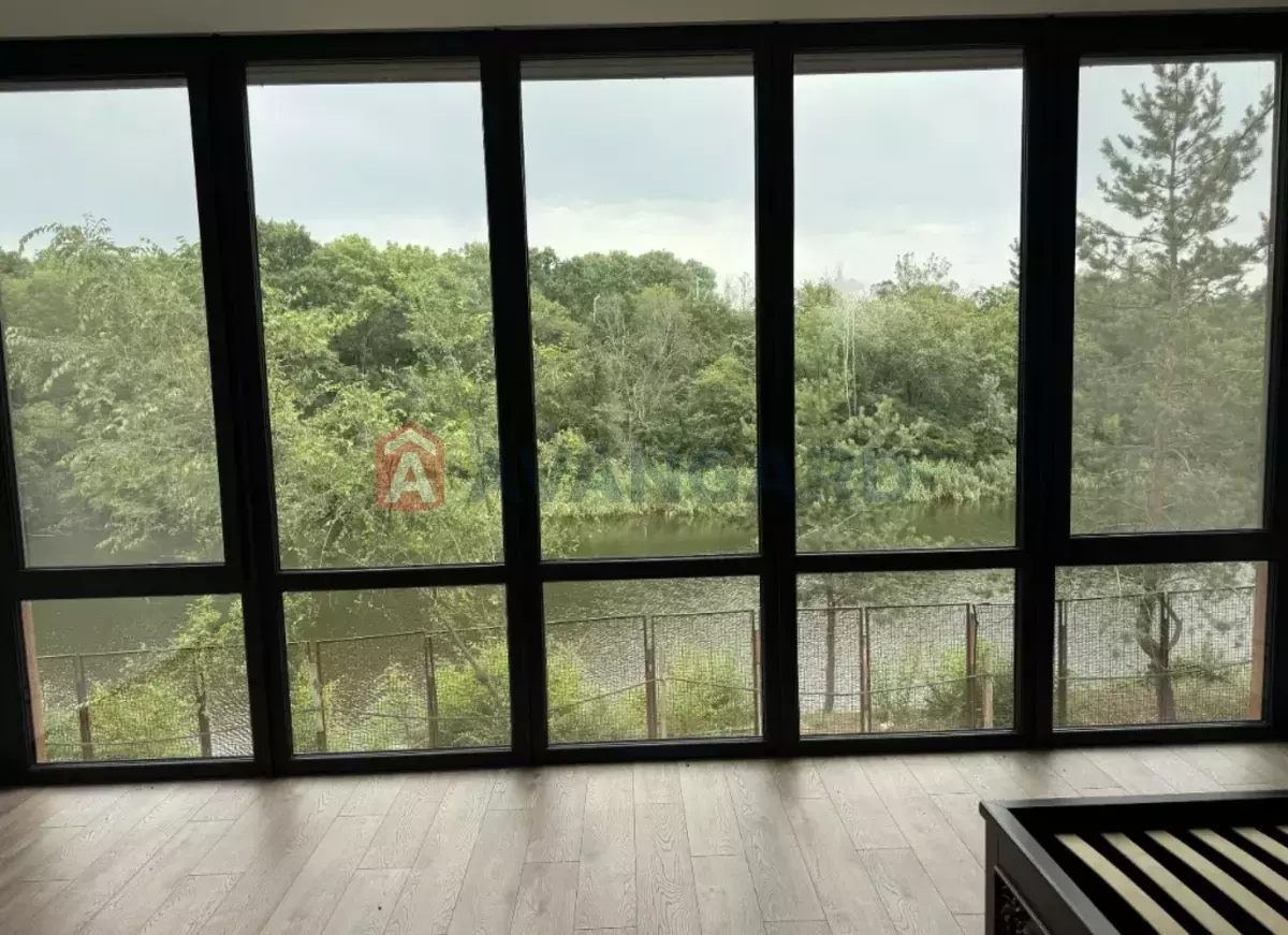 �������, 105 ��.�. ���� 9