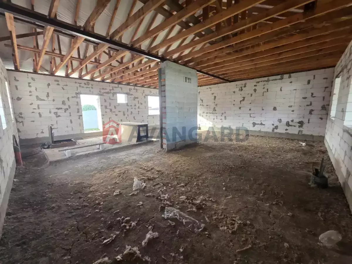 �������, 100 ��.�. ���� 14