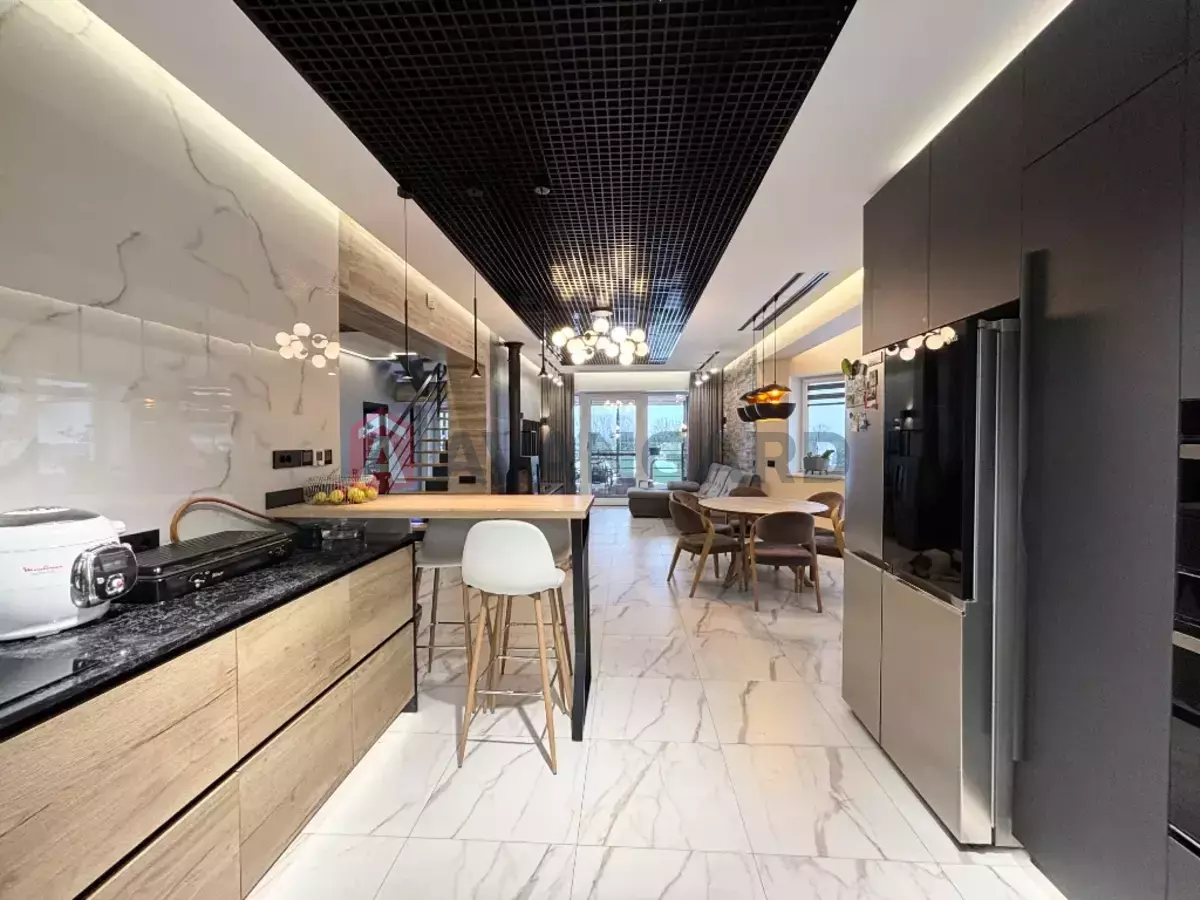 �������, 205 ��.�. ���� 1