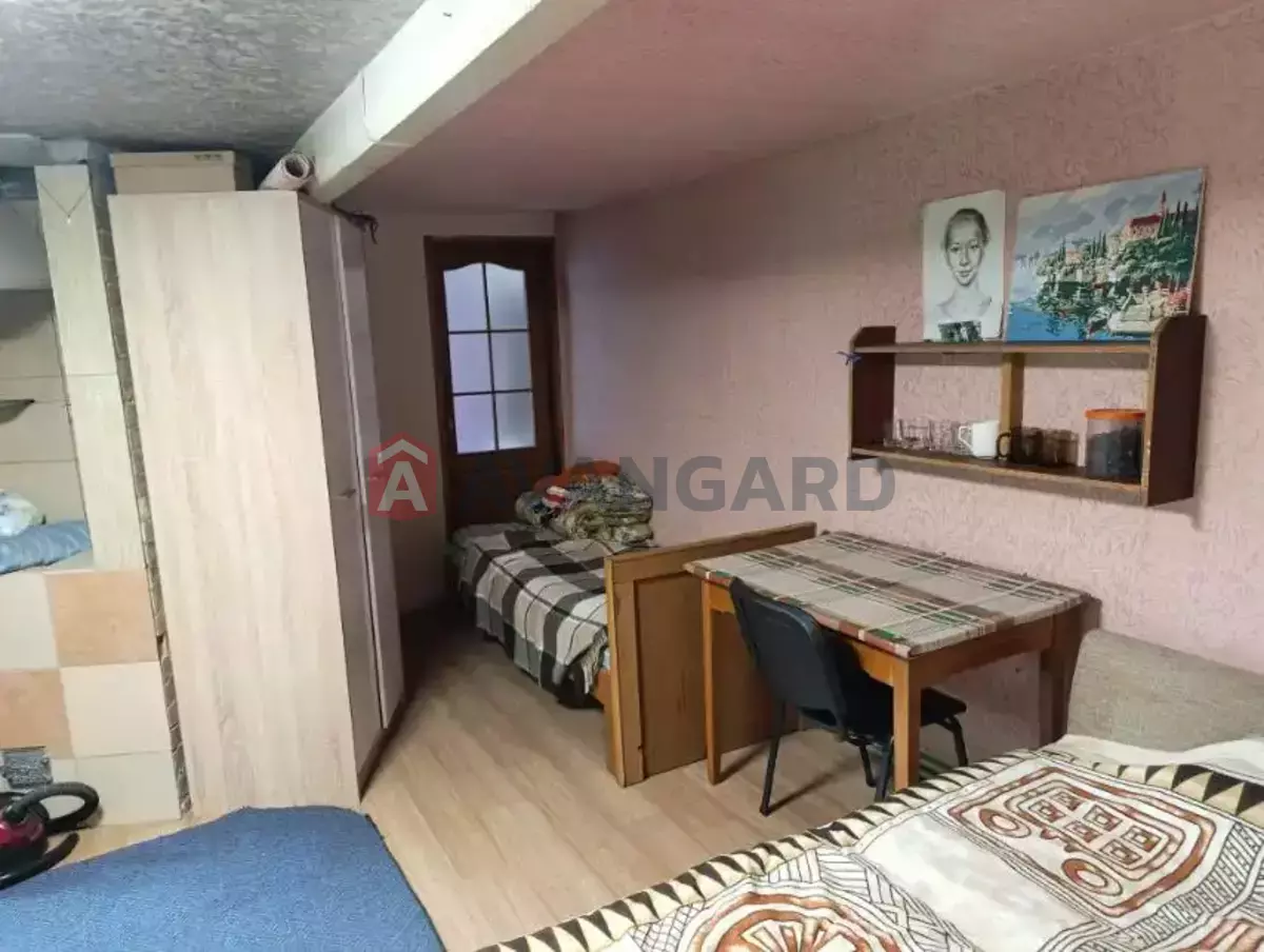 �������, 33 ��.�. ���� 13